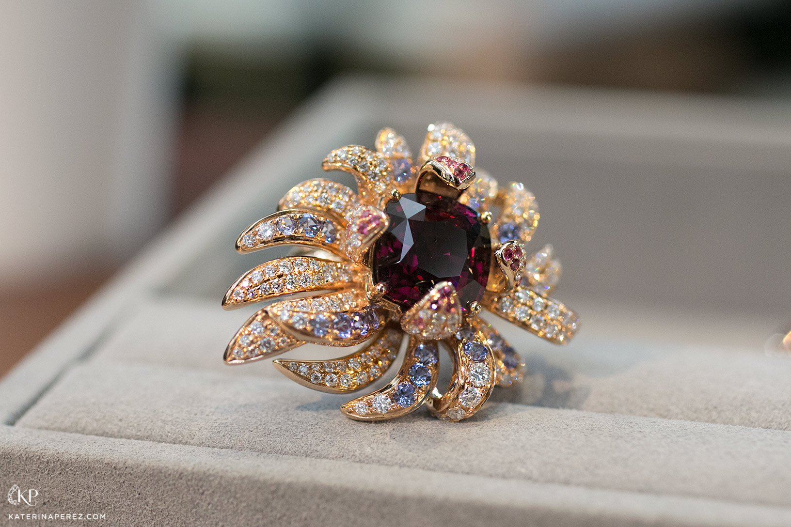  Simone Jewels secret ring with 10ct unheated rhodolite garnet, sapphires and diamonds in 18k yellow gold