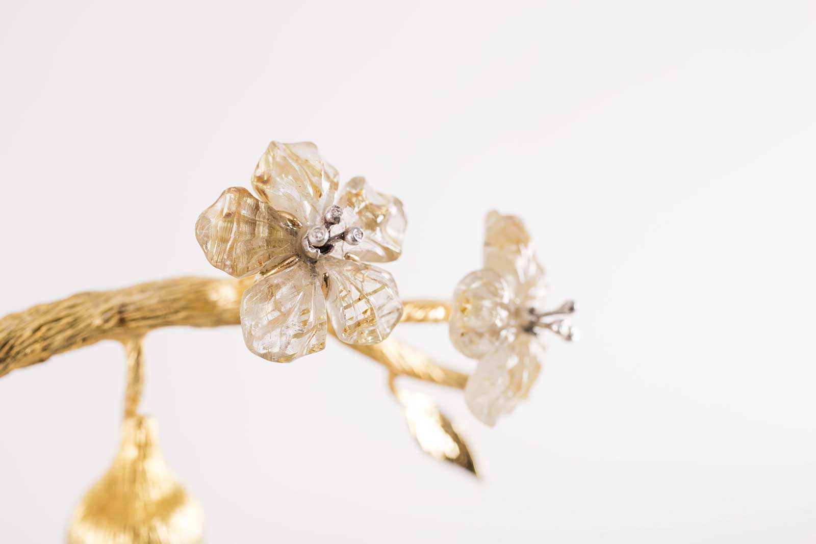  L’Aquart ‘Evolving Beauty’ earrings with diamonds