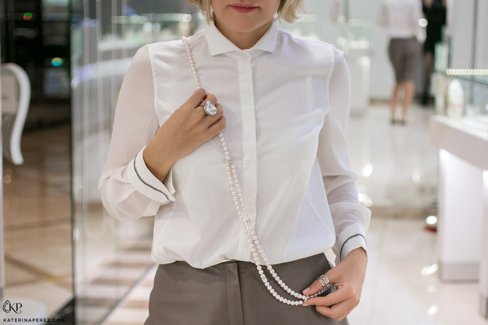  Ksenia Podnebesnaya sautoir necklace with pearls and diamond clasp, and ring with baroque pearl