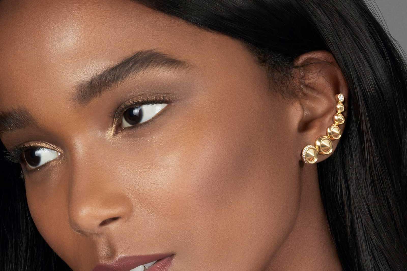  Vanleles 'Sahara' collection ear climbers with diamonds in 18k yellow gold