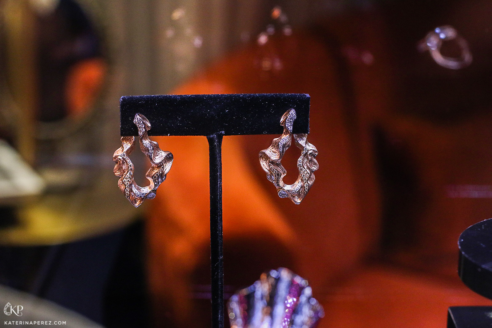 Ortaea 'Imperium' earrings in rose gold with diamonds