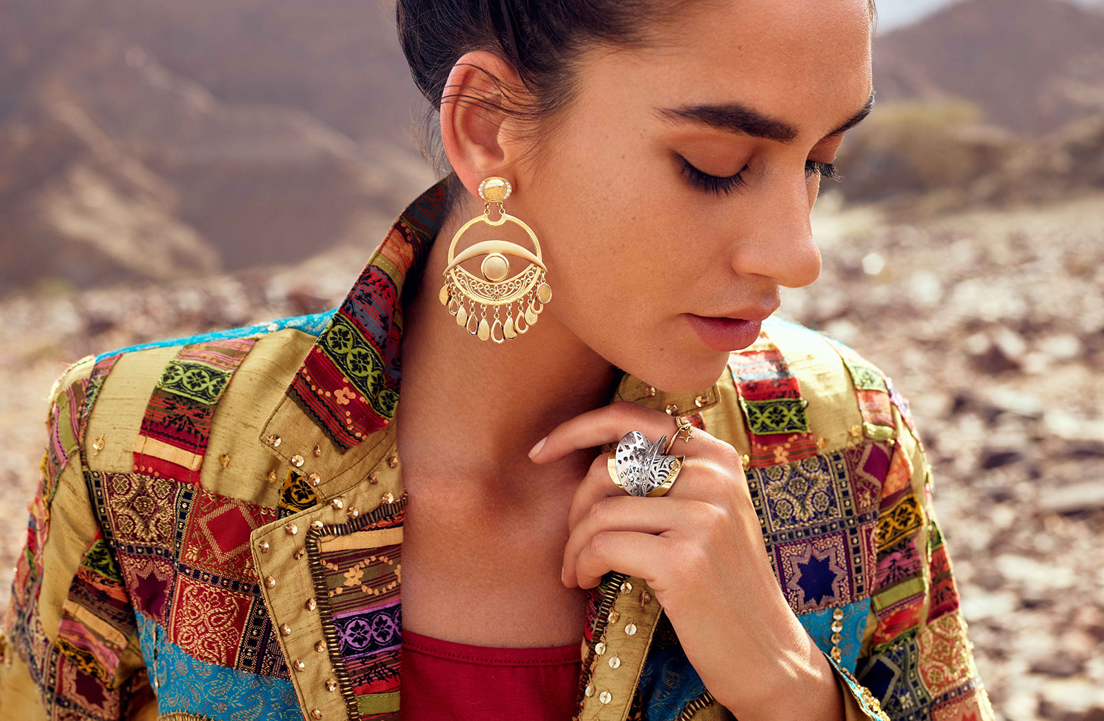 Серьги и кольцо Azza Fahmy из коллекции The Gypsy