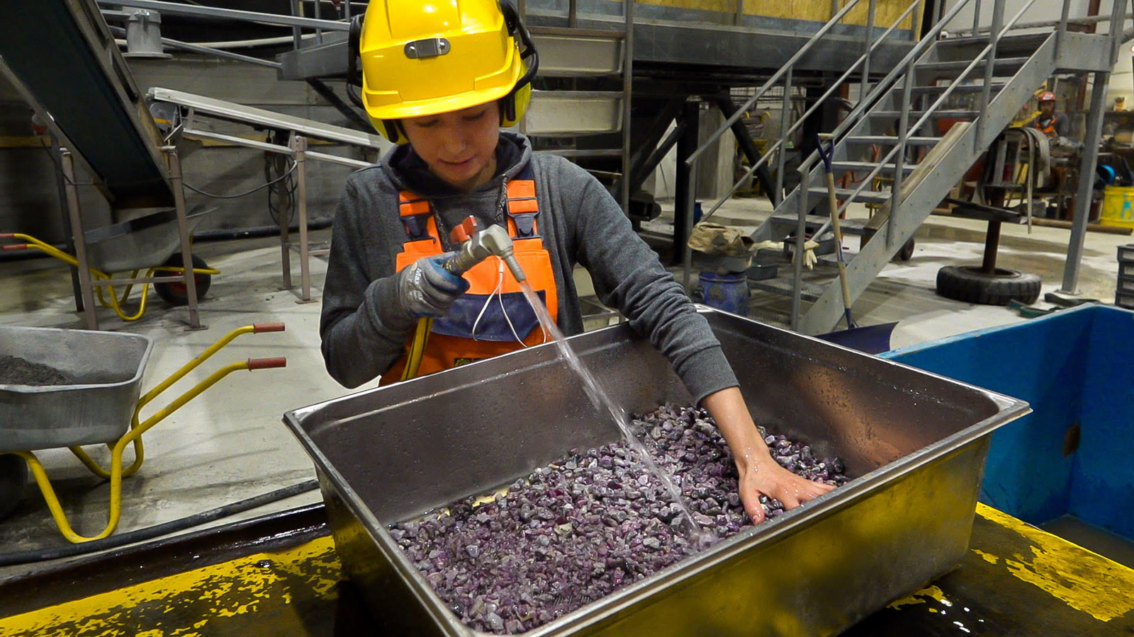  Cleaning process of Greenlandic Aappaluttoq mine rubies
