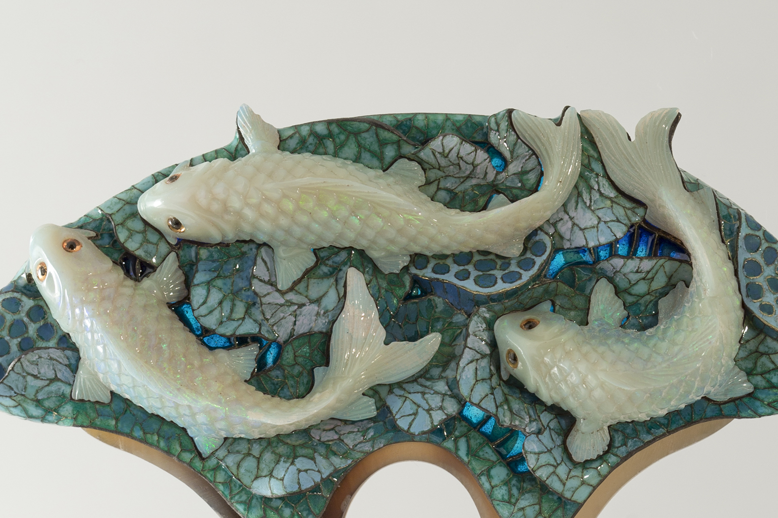  Ilgiz Fazulyanov 'Fish in the Moonlight' crest in horn and opal