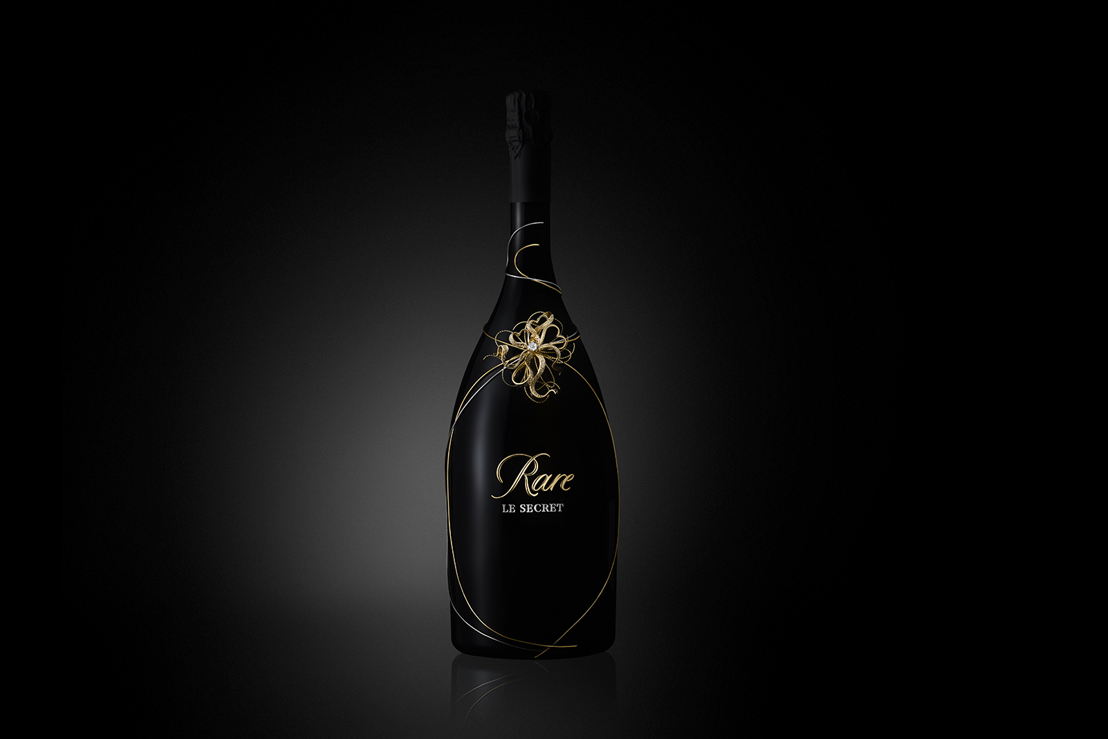  Mellerio dits Meller and Piper Heidsieck collaboration ‘Le Secret Rare’ prestige cuvée bottle with 1.15ct diamond accented with diamonds in yellow gold and platinum