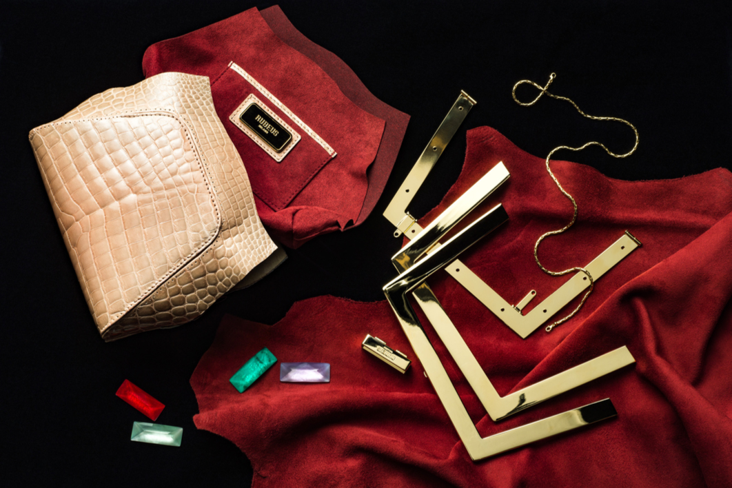 The making process of Rubeus 'Myra' bags 