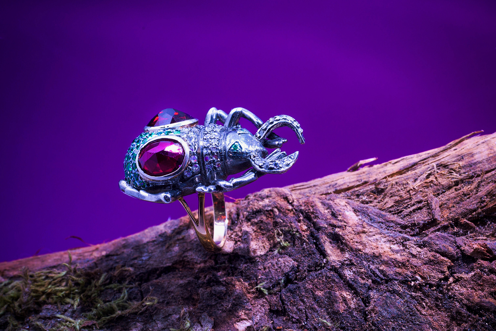  Second Pétale scarab beetle ring with diamonds, garnets and demantoid garnets in 14k yellow gold and silver 