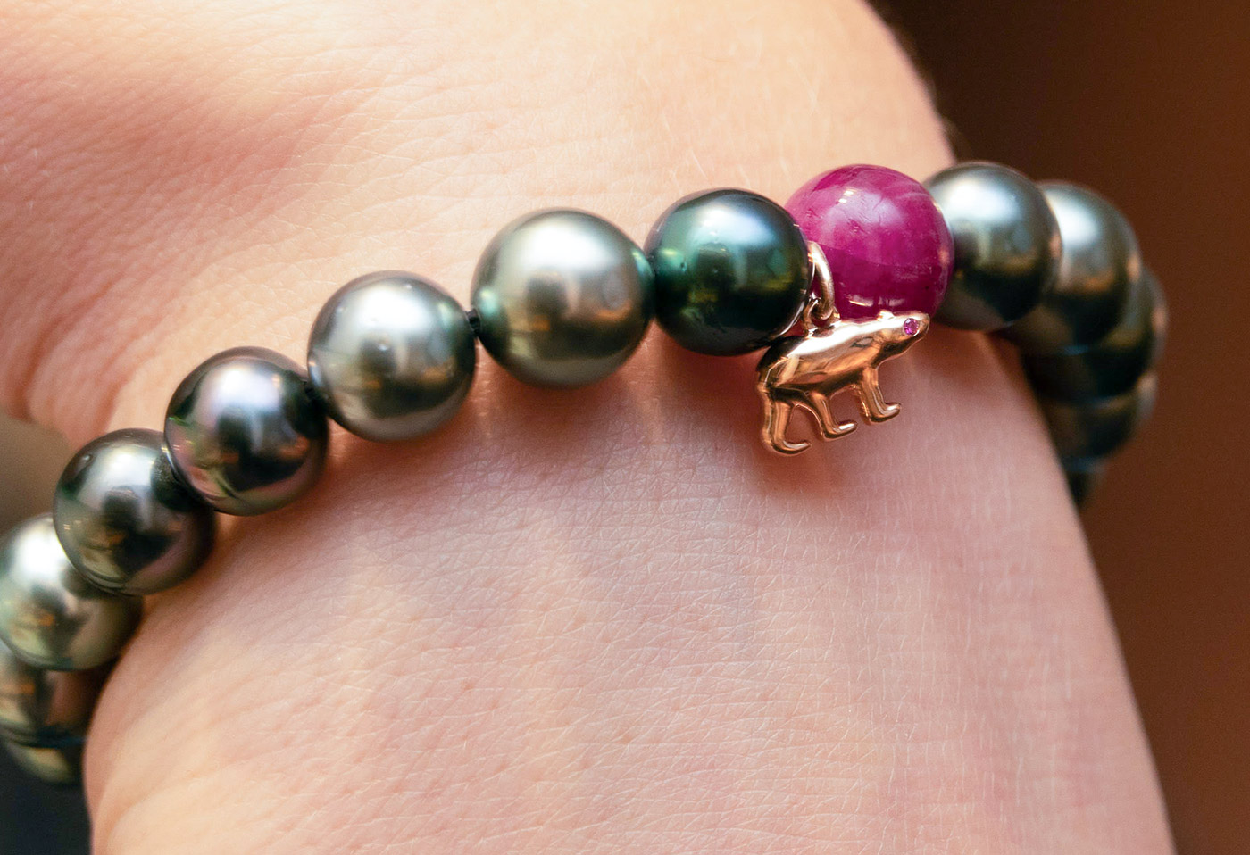 Hartmann's Greenland ruby bead bracelet with Tahitian pearls and yellow gold bear charm