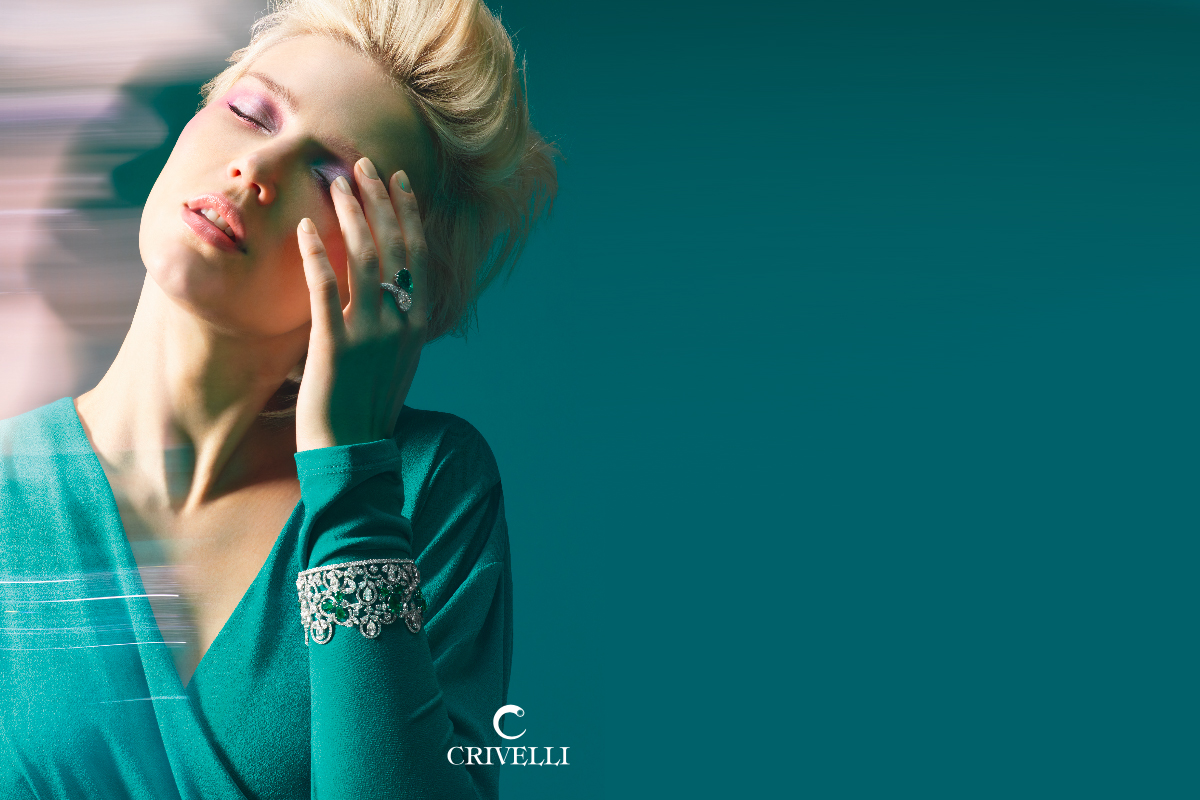 Crivelli toi et moi ring with a pear cut 4.01ct diamond and a pear cut  4.62ct emerald, and bracelet with emeralds and diamonds in 18k white gold