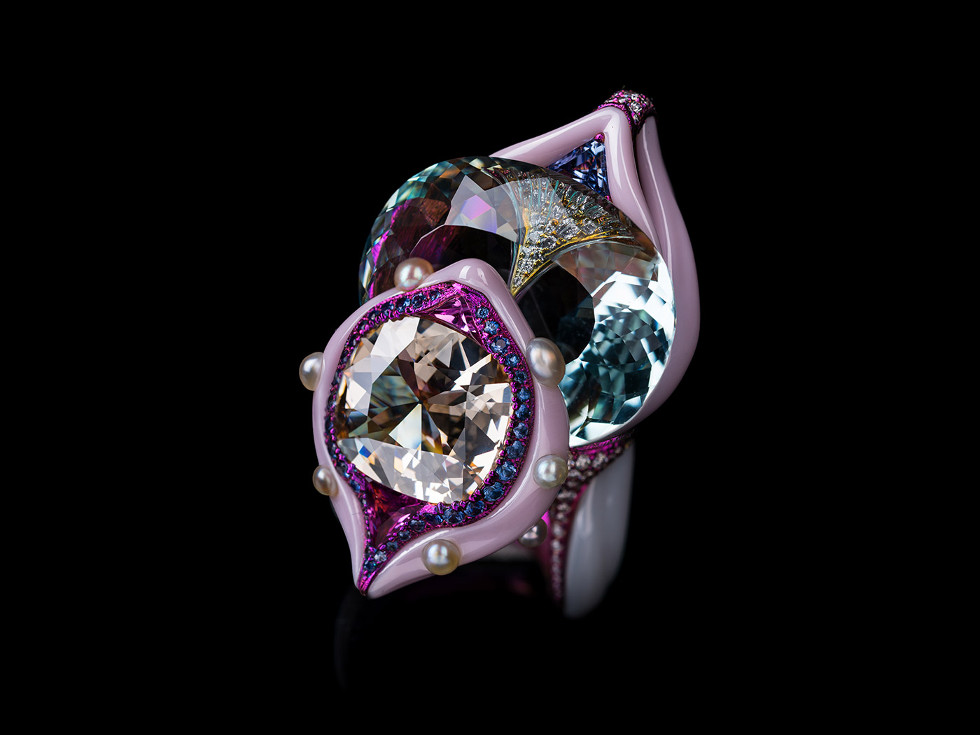  Wallace Chan ‘Double Star’ ring with 6.39 ct fancy coloured diamond, 38.90 ct aquamarine,  1.48 ct pear shaped pink sapphire, pink sapphire, sapphire and diamond in titanium and Wallace Chan Porcelain