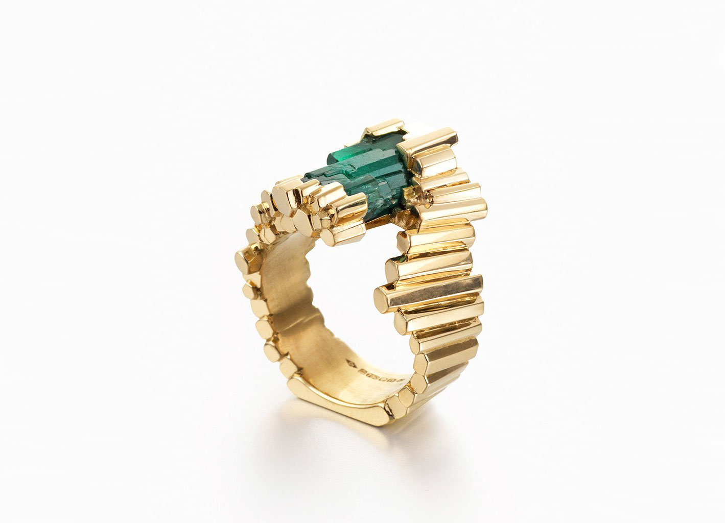  Ornella Iannuzzi 'L'Exceptionnelle Emeraude' ring with emerald in 18k yellow gold