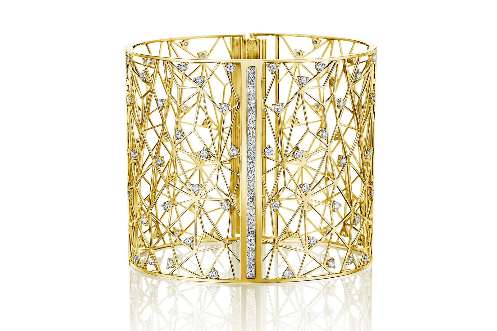  Hueb cuff with diamonds in yellow gold