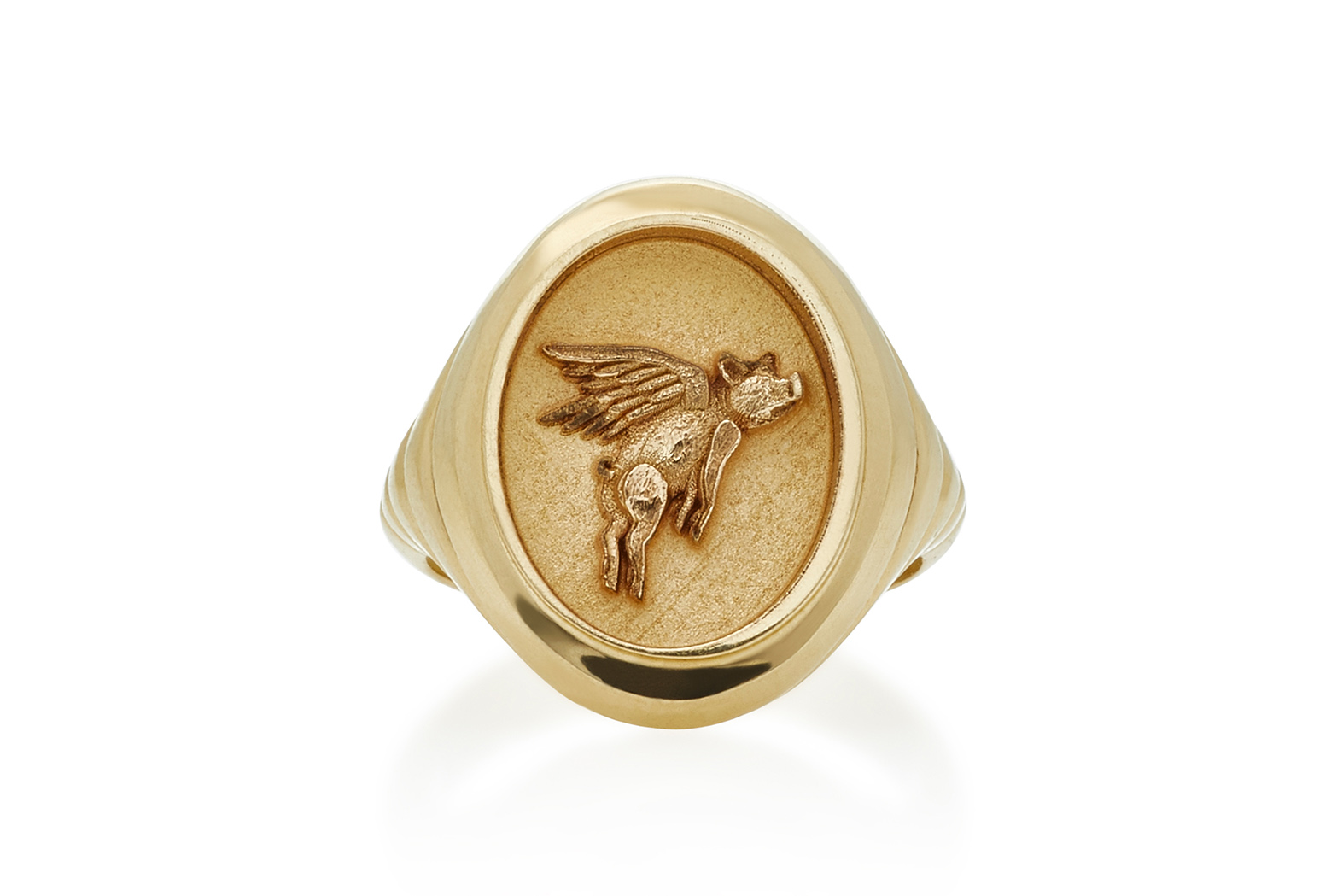  Retrouvai 'Flying Pig' signet ring in yellow gold 