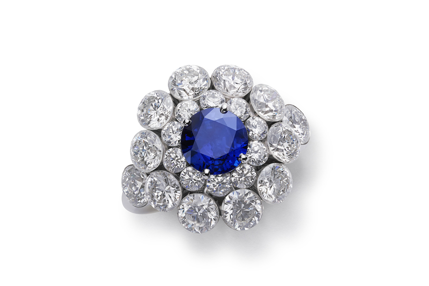 Chopard 'Magical Setting' ring with a central 1.8 carat sapphire and diamonds in 18k white gold
