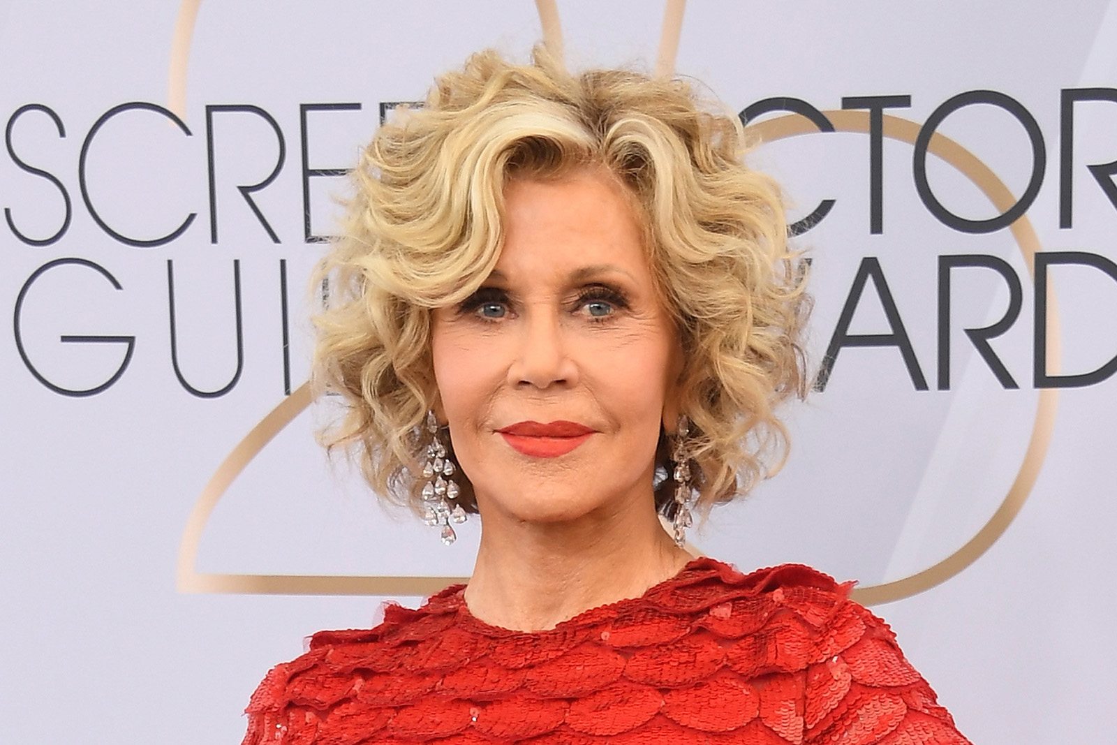 Jane Fonda wearing Gismondi1754 diamond ring and earrings at SAG awards 