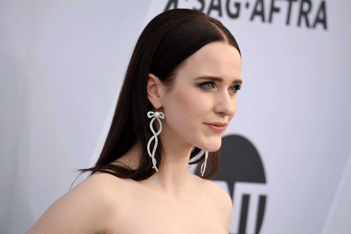 Rachel Brosnahan wearing Irene Neuwirth earrings with diamonds and pearls at SAG awards 2019 