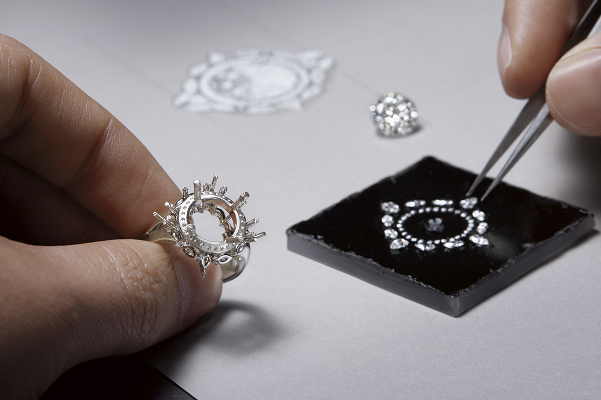  Making of Harry Winston 'Bridal Couture' engagement ring with 3.20ct brilliant cut feature diamond in platinum