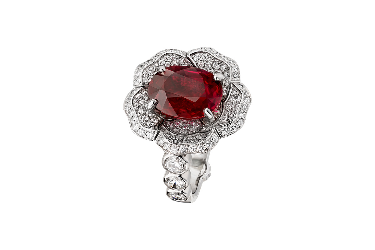  Chanel 'Rouge Incandescent' ring in white gold, ruby and diamonds