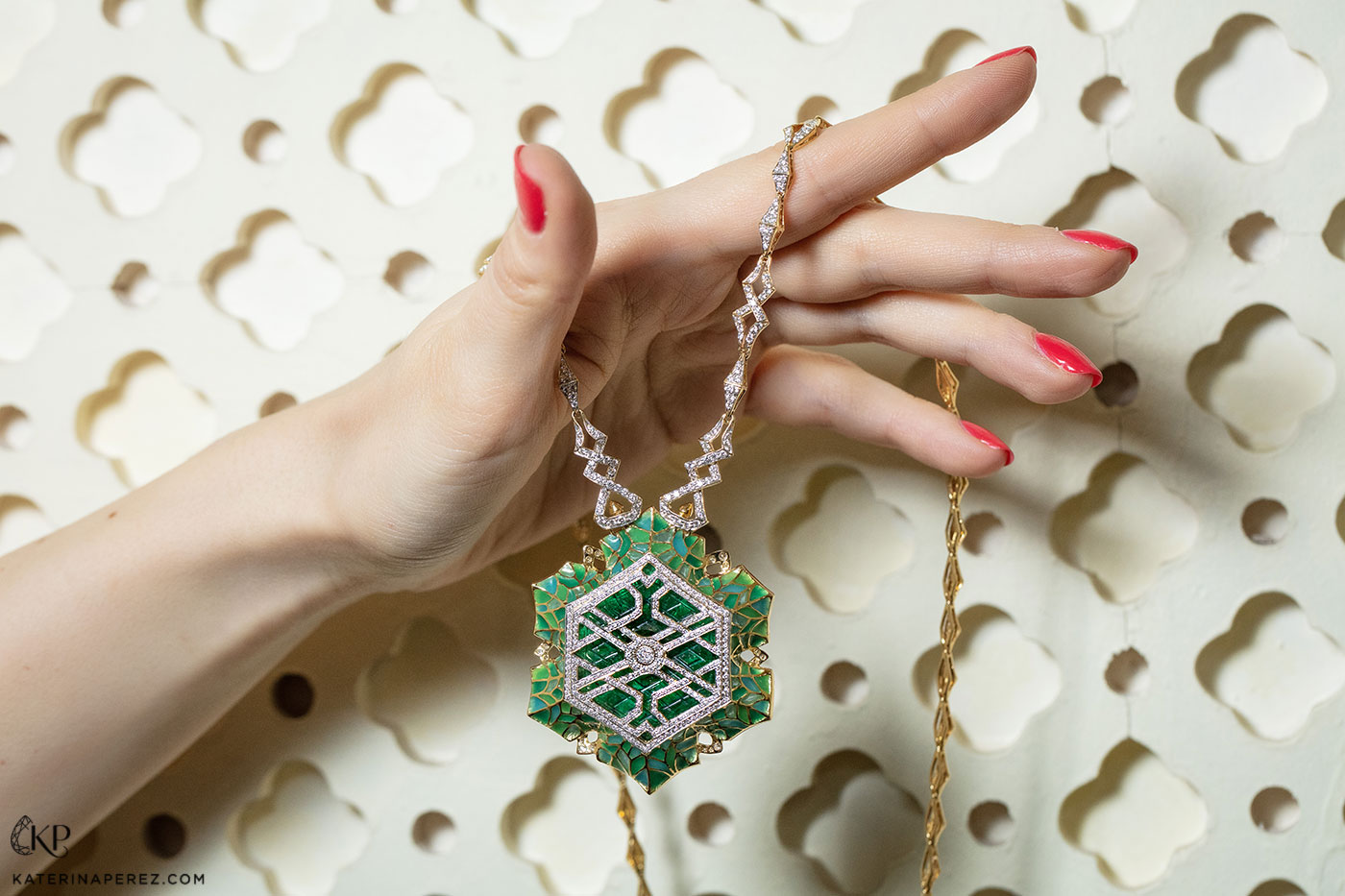  Reverse of Masterstrokes ‘One Thief’ pendant necklace from the ‘Alibaba & Forty Thieves’ collection with 58.23ct carved emerald and 4.19ct rose cut diamond with plique- a-jour enamel and 18k yellow gold
