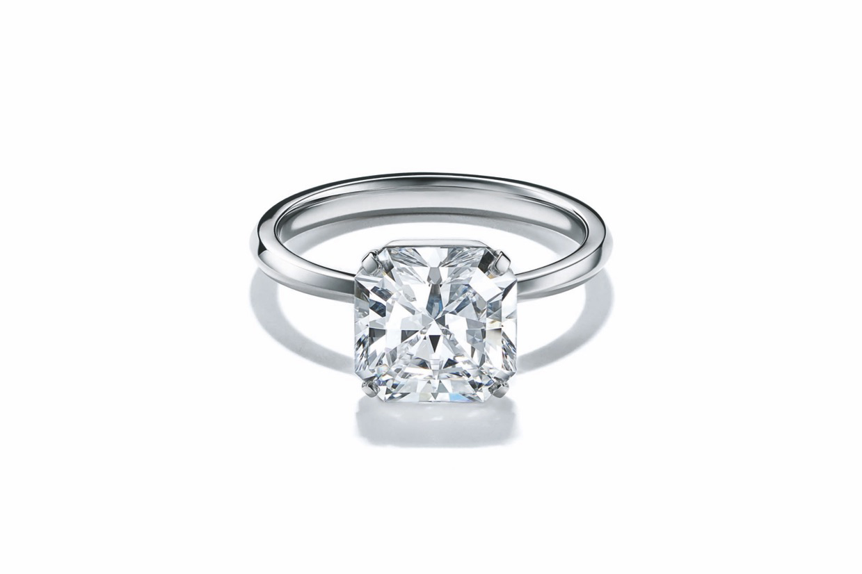  Tiffany&Co. 'True' collection engagement ring with uniquely cut diamond in white gold