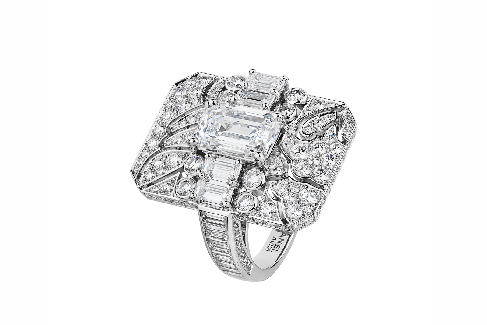  Chanel 'Evocation Florale' ring with emerald, brilliant and baguette cut diamonds in white gold