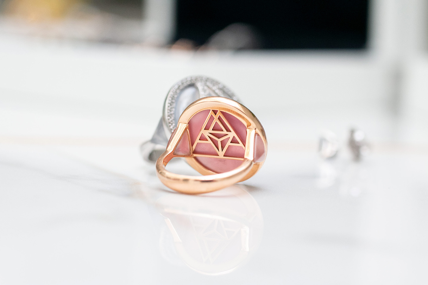 Maya Gemstones 'SONYA 2' rings with pink quartz or grey quartz and diamonds in 18K yellow gold and white gold respectively