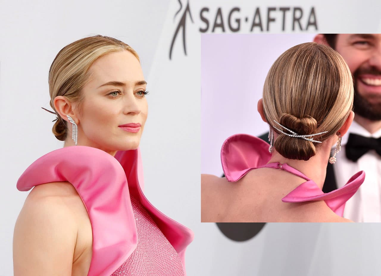 Actress Emily Blunt wearing a hair accessory at SAG 2019 awards