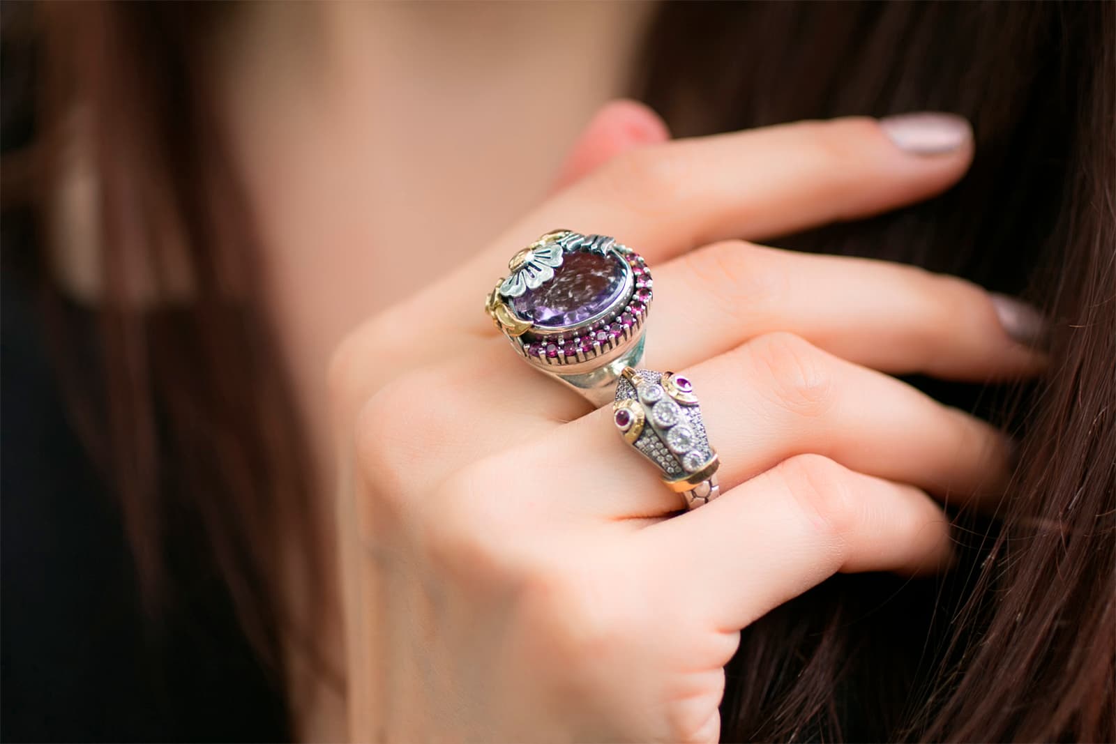   Azza Fahmy double finger ring from the 'Wonders of Nature' collection with amethyst, diamonds and rubies in yellow gold and silver