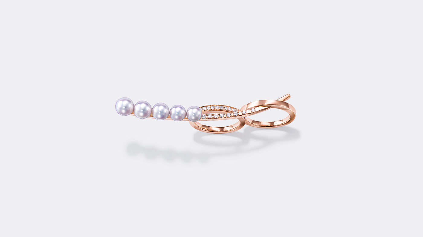 TASAKI 'Moulin' double finger ring with diamonds and Akoya pearls in SAKURAGOLD(TM)