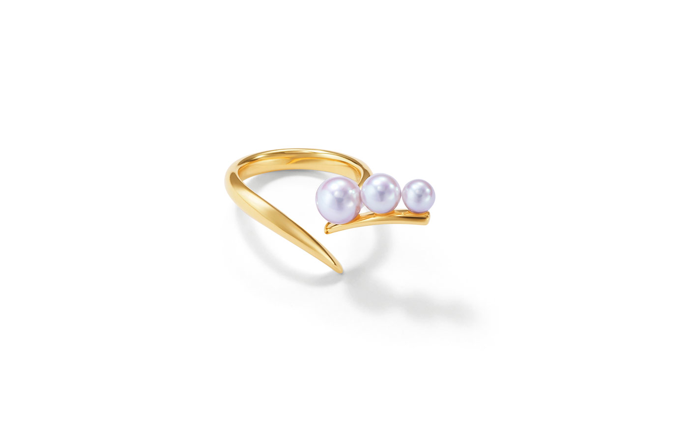  TASAKI 'Moulin' ring with Akoya pearls in 18k yellow gold