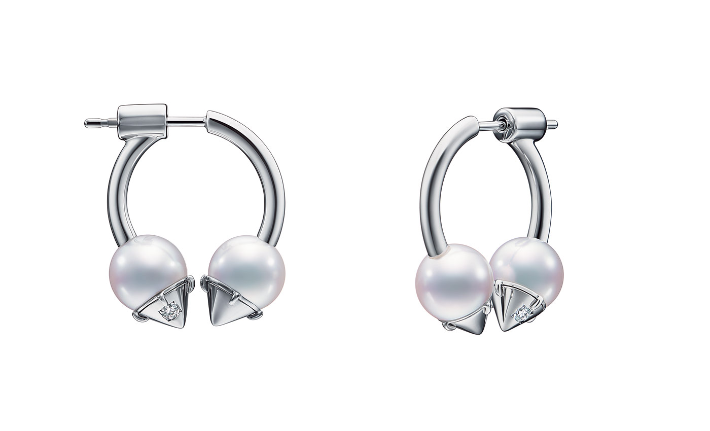  TASAKI 'Refined Rebellion Signature' earrings with diamonds and Akoya pearls in 18k white gold