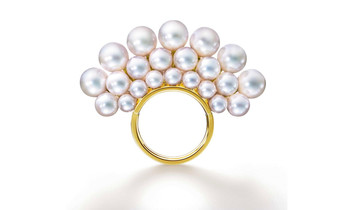 TASAKI 'Pyramid Pearls' ring with freshwater pearls and 18k yellow gold