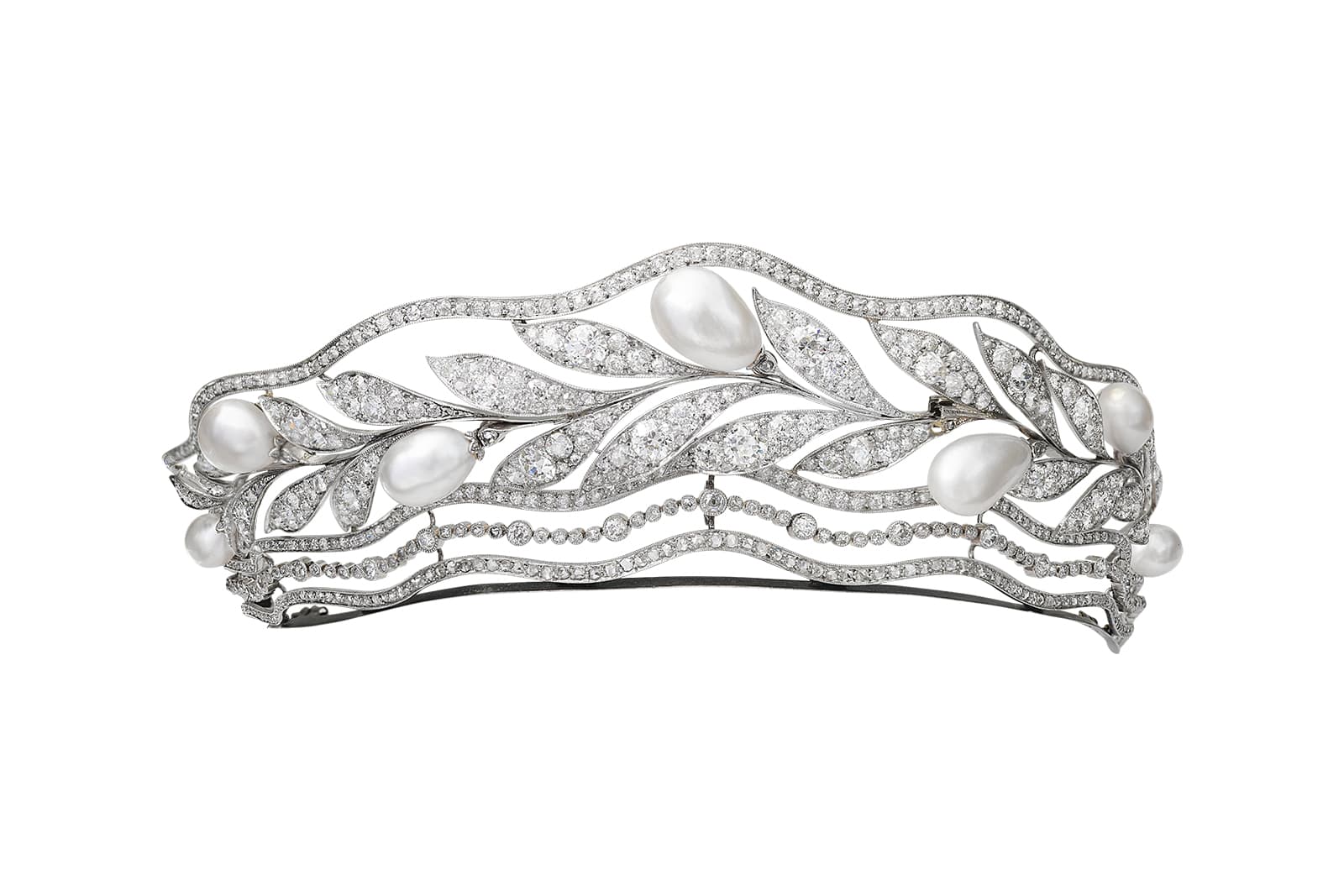 Тиара с жемчугом и бриллиантами, представленная на выставке Christie's Magnificent Pearls