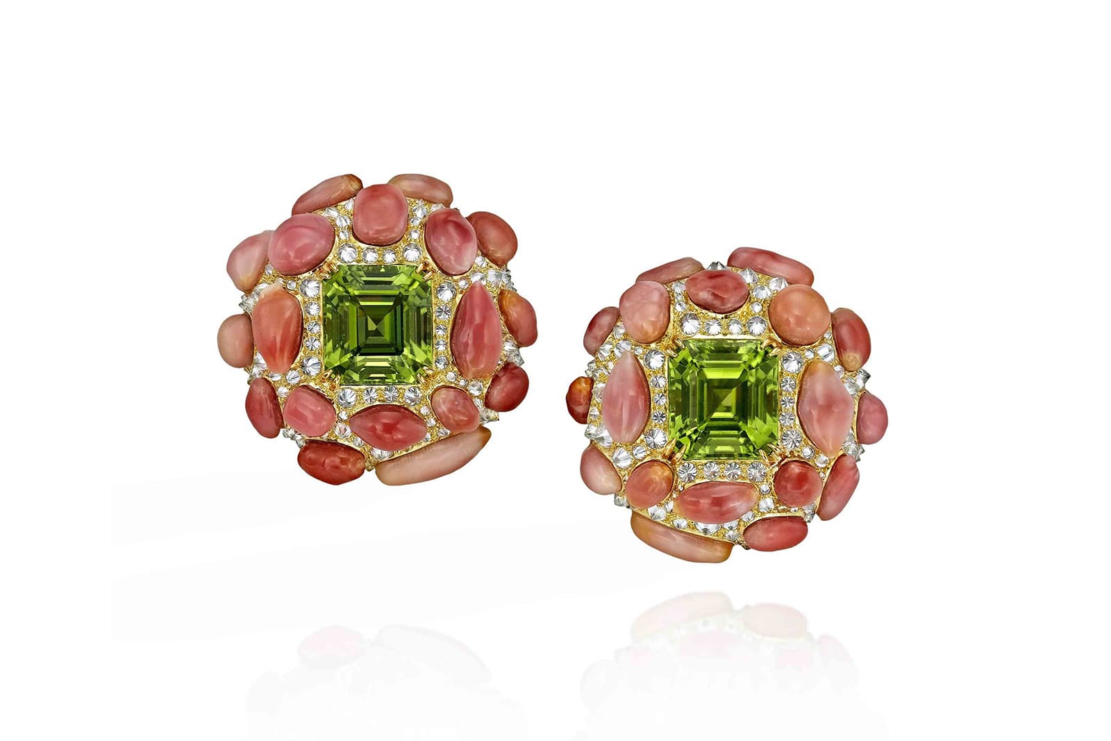  Nicholas Varney earrings with peridot, conch pearls and diamonds in 18k yellow gold