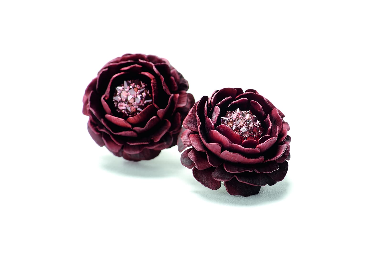  Hemmerle earrings in rubies, spinels, white gold and aluminium