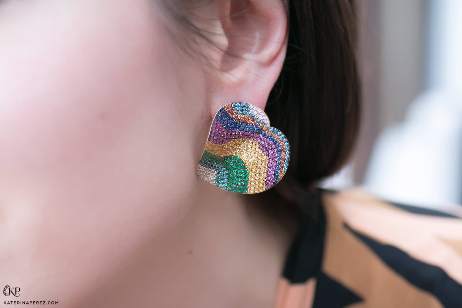  Rosior earrings with pavé diamonds, emeralds and sapphires