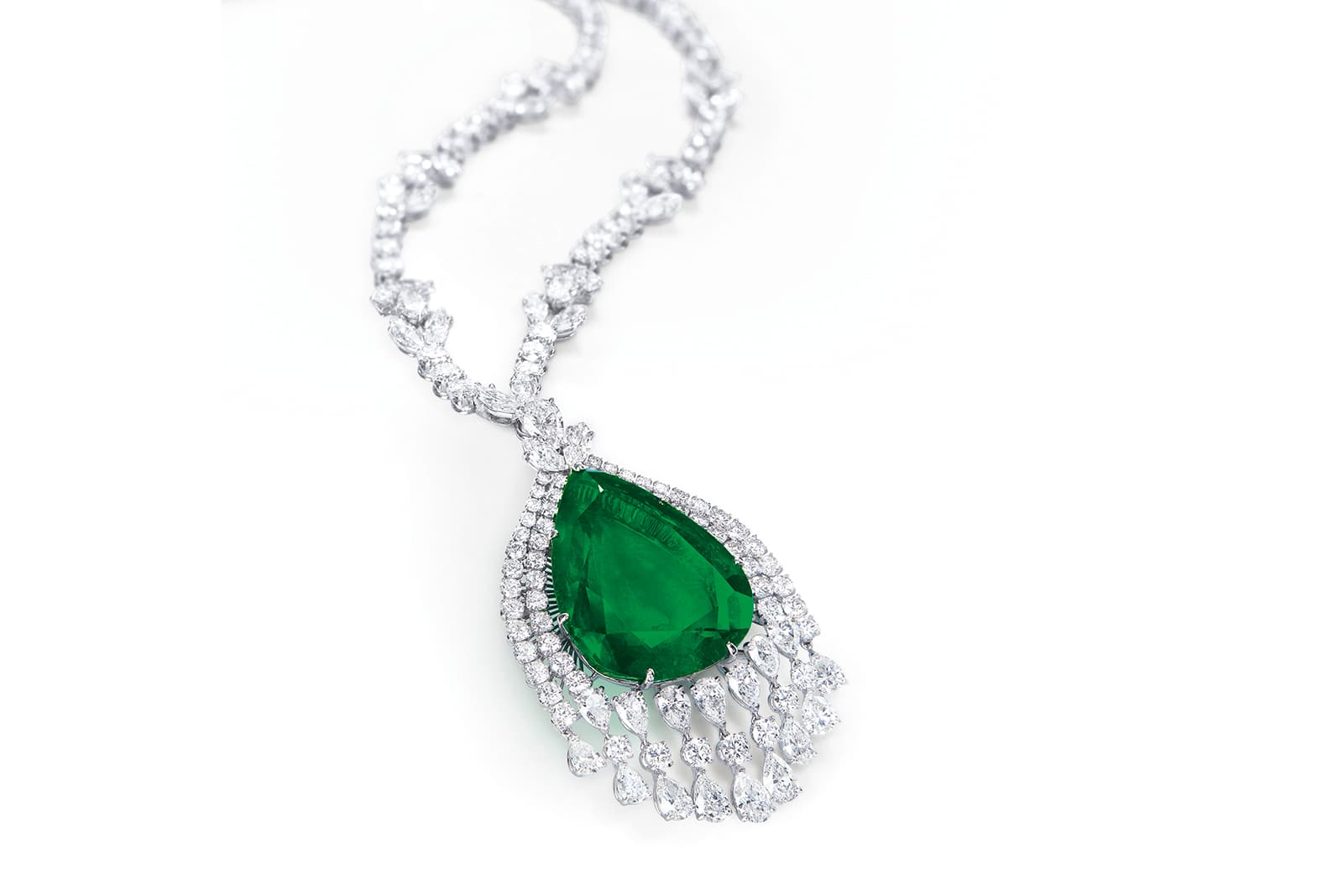  Pendant necklace with 75.61ct pear cut emerald and diamonds 