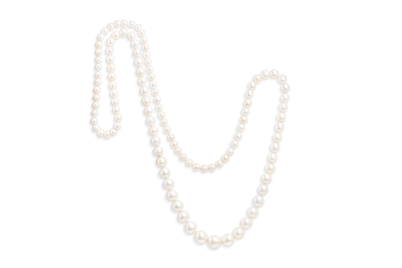  Natural pearl sautoir with 110 natural pearls 