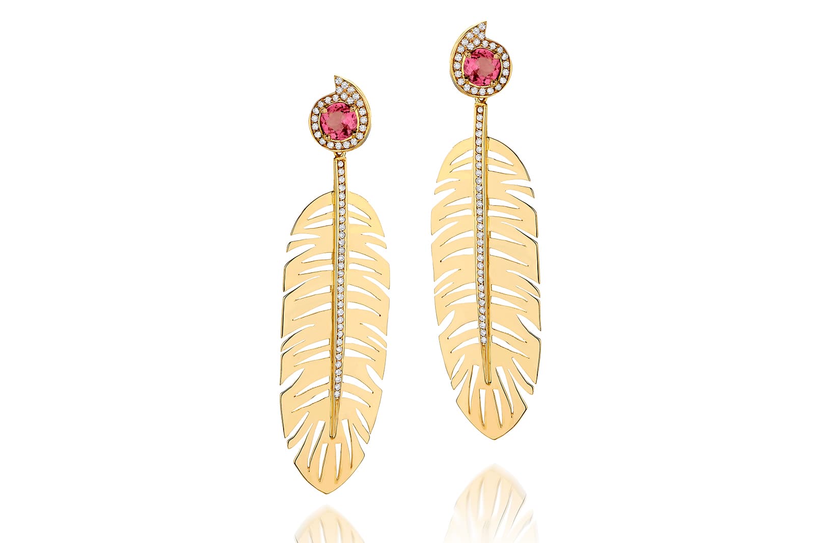  Carol Kauffmann 'Banana Leaf' medium earrings from the 'Botanica' collection with diamonds and rubellite in yellow gold