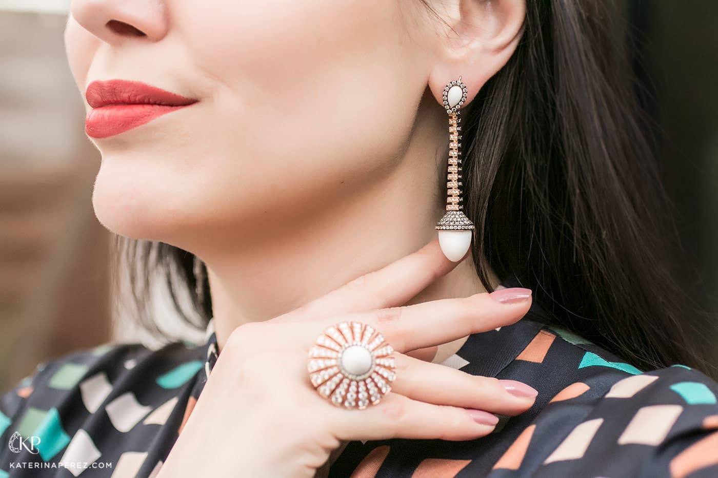  AVAKIAN La Mystérieuse collection ring and transformable earring with agate, colourless and cognac diamonds
