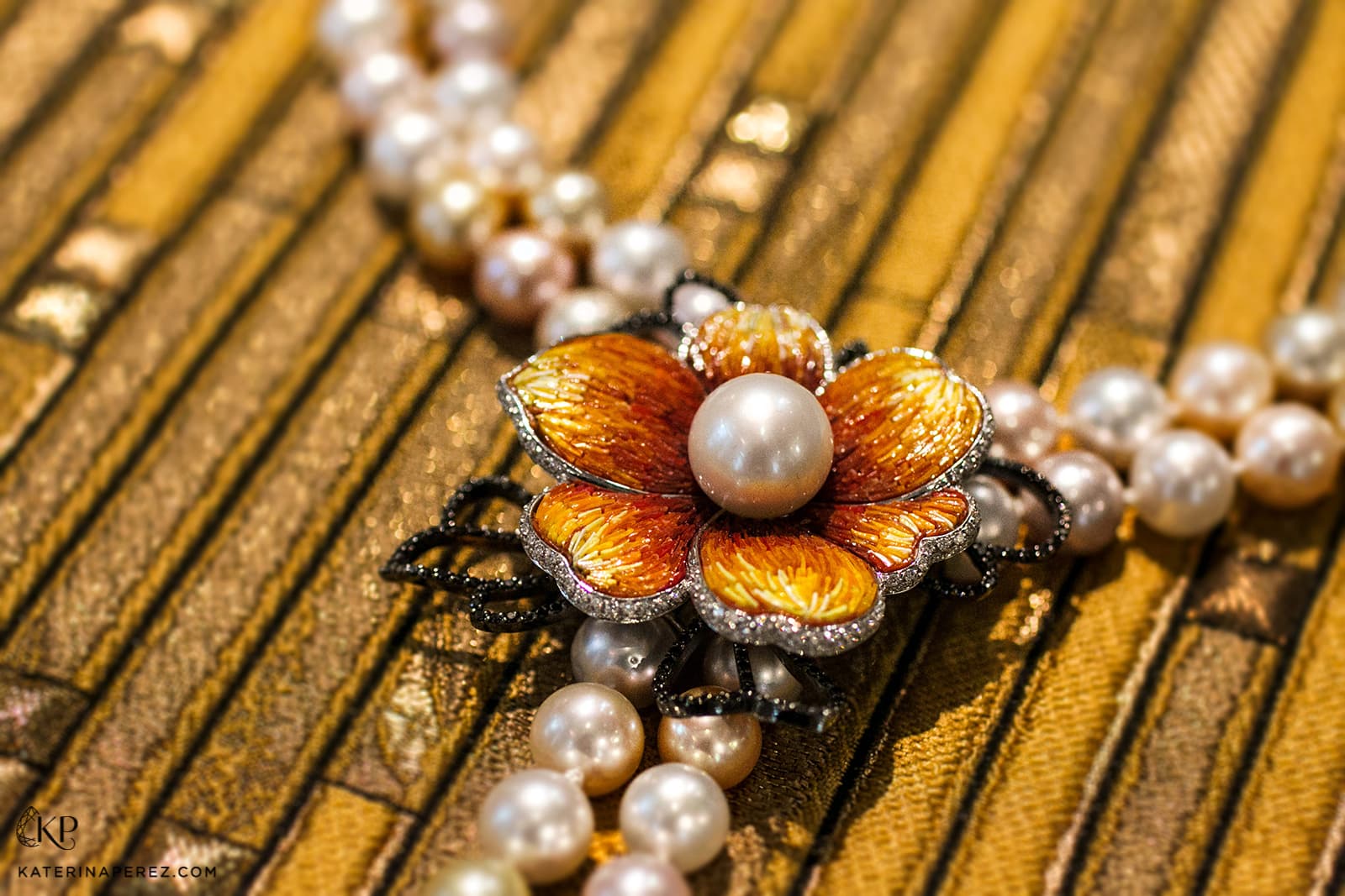SICIS 'Printemps De L’Ocean' necklace with micromosaic, South Sea and fresh water pearls, colourless and black diamonds in white gold
