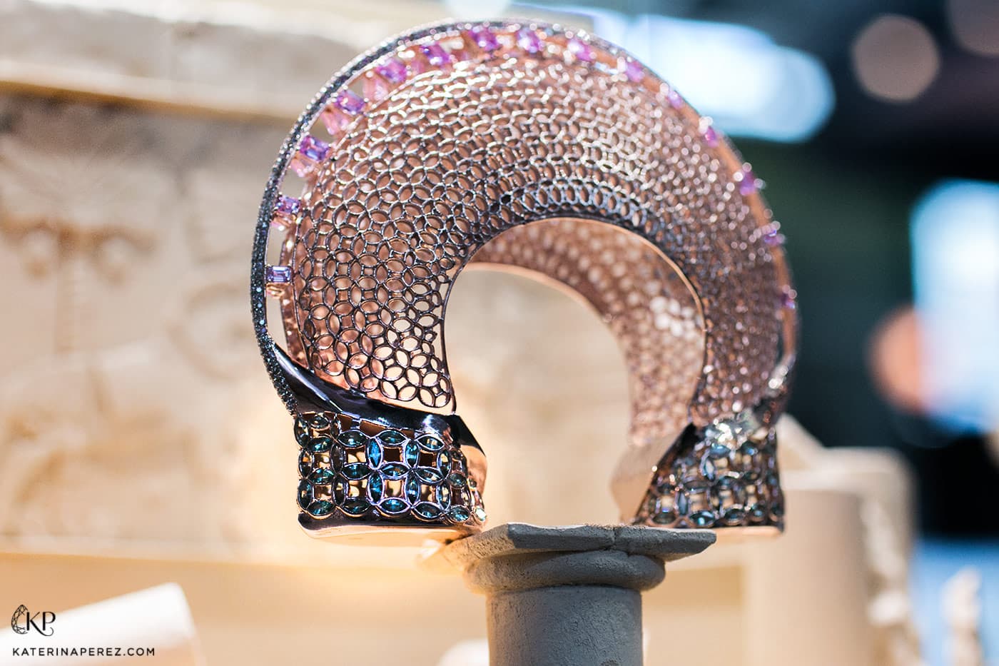  Ena Iro cuff bracelet in rose gold, pink sapphires and diamonds