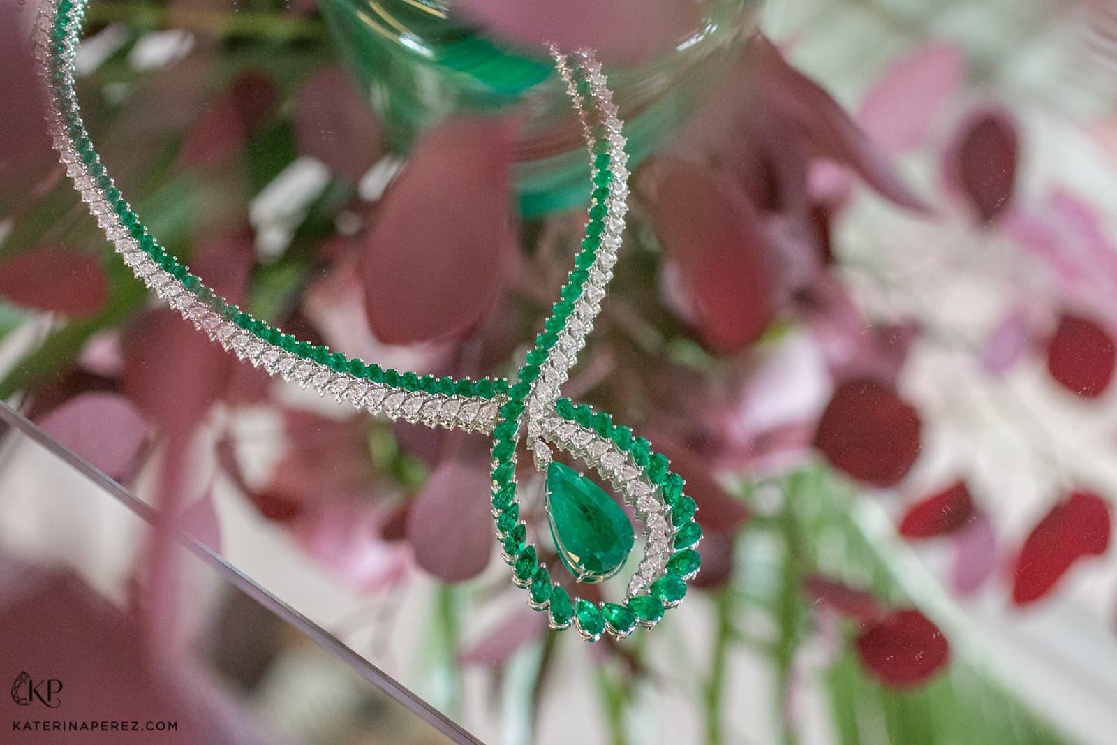 Chopard Red Carpet 2019 collection necklace with pear cut emeralds and diamonds