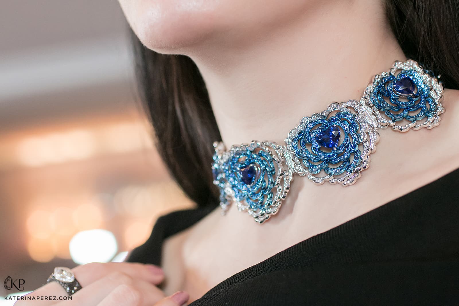 Chopard Red Carpet 2019 collection choker with heart shaped tanzanites. Paraiba tourmaline and diamonds in titanium and white gold