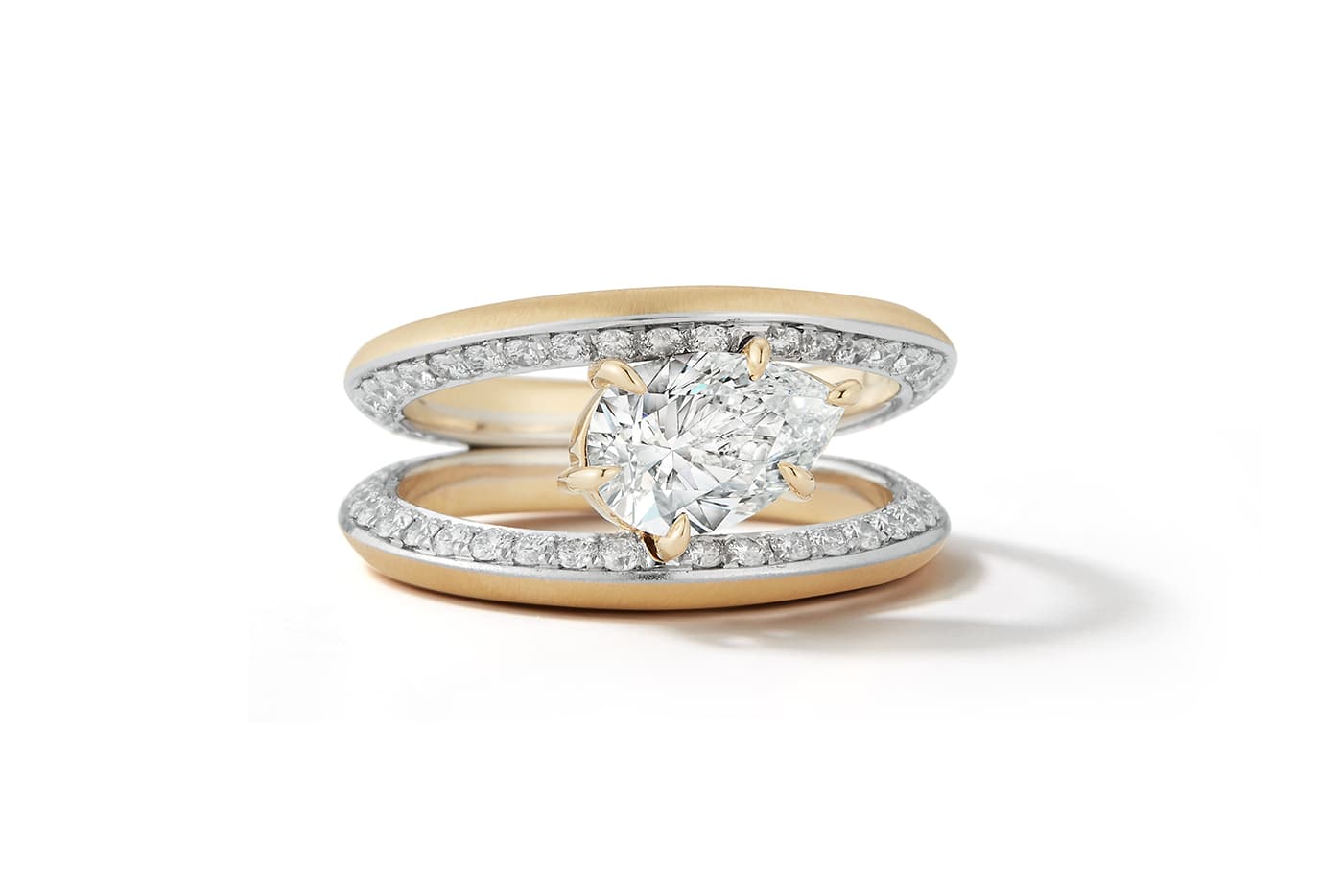 Winner: Jade Trau ring with diamonds in yellow and white gold