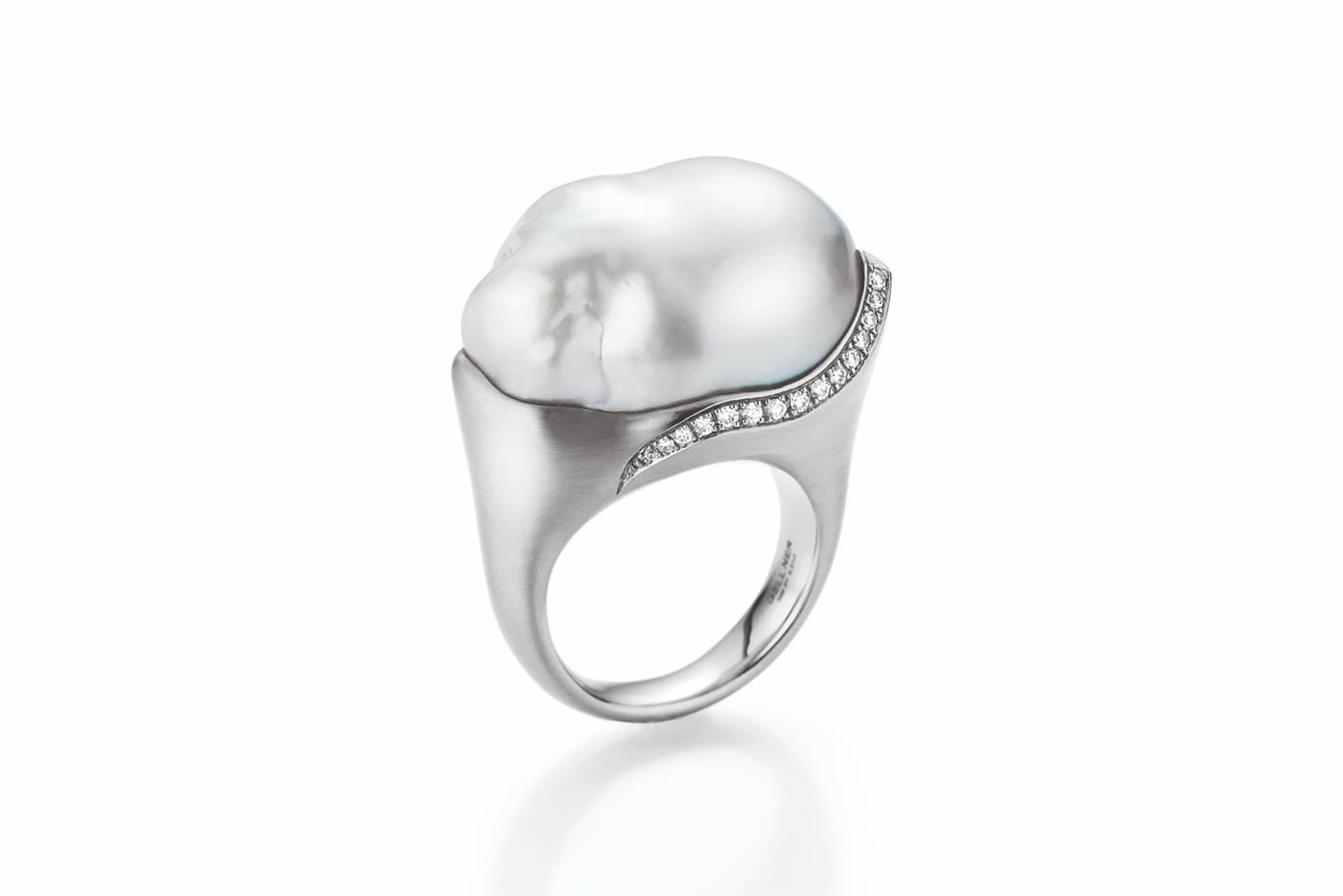  2nd Runner up: Gmbh & Co. ring with baroque pearl and diamonds in platinum 