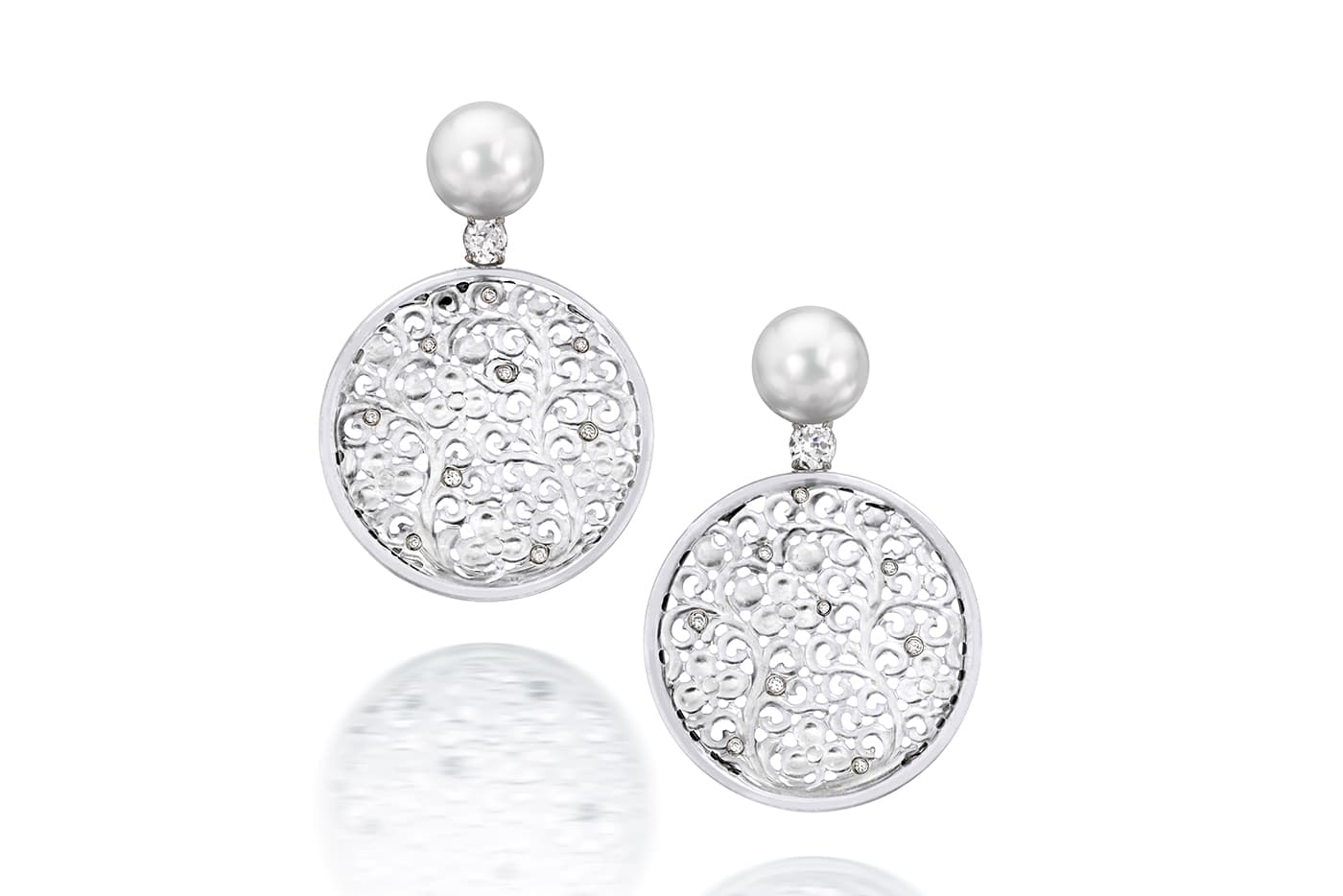  Assael earrings with white jade, diamonds and South Sea pearls