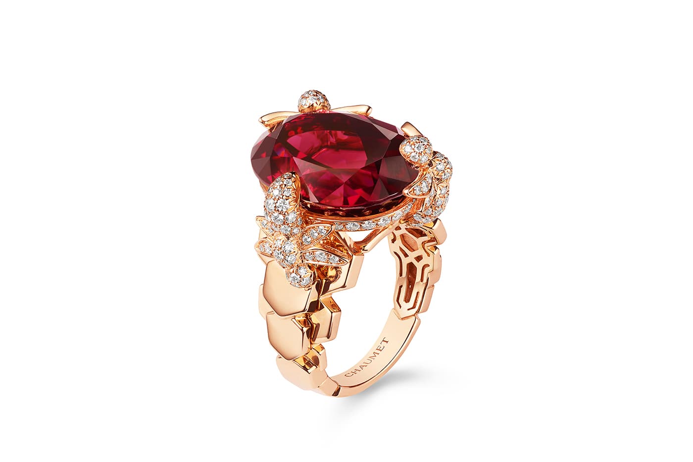  Chaumet 'Bee My Love' ring with rhodolite garnet and diamonds in rose gold