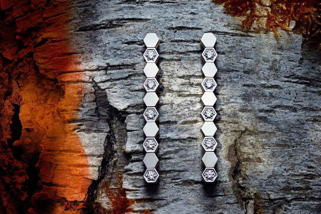  Chaumet 'Bee My Love' earrings with diamonds in white gold