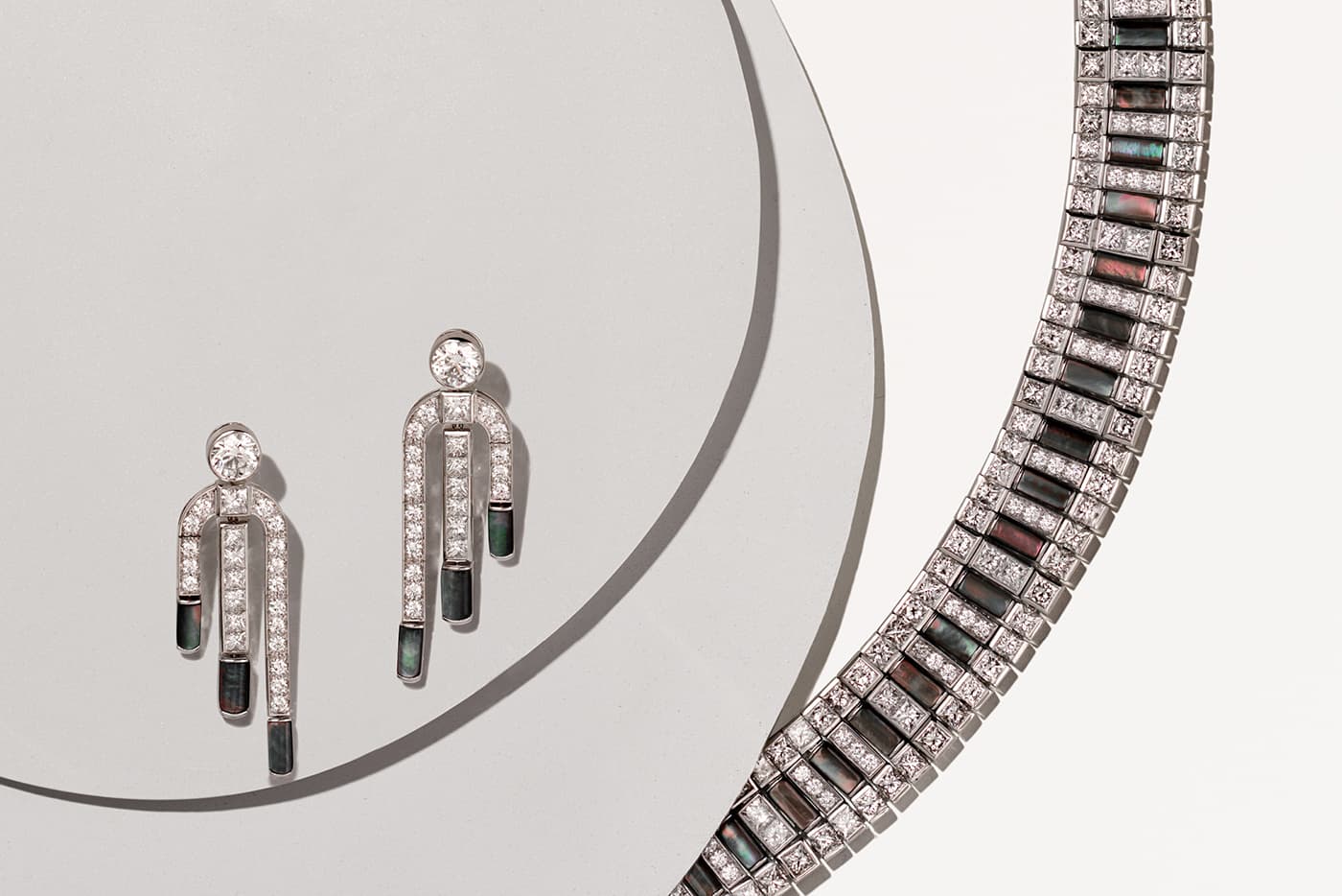  De Beers 'Chapman's Zebra' bracelet and earrings with diamonds and grey mother-of-pearl